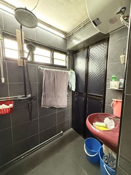15 Marsiling Lane, 15 Marsiling Lane, 2 Bedrooms, 699 sqft, HDB Flat For Sale, by Rusydi Yusoff, 500131666 - Bathroom - PropertyGuru.com.sg