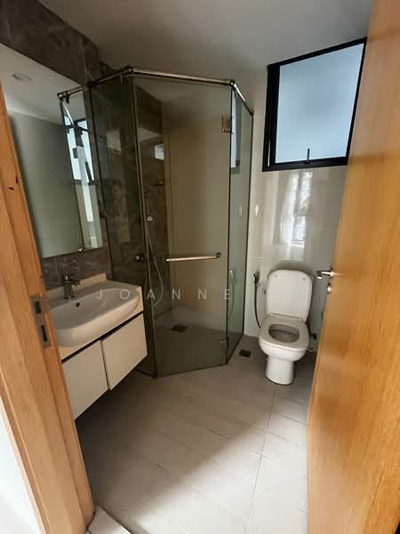 La Fiesta, 74 Sengkang Square, 3 Bedrooms, 840 sqft, Condominium For Sale, by Joanne Li, 500131686 - Bathroom - PropertyGuru.com.sg