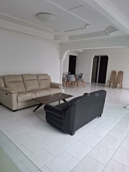 663 Yishun Avenue 4, 663 Yishun Avenue 4, 3 Bedrooms, 1,300 sqft, HDB Flat For Rent, by Ng Sui San, 500131692 - Living Room - PropertyGuru.com.sg
