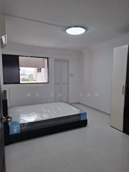663 Yishun Avenue 4, 663 Yishun Avenue 4, 3 Bedrooms, 1,300 sqft, HDB Flat For Rent, by Ng Sui San, 500131692 - Master Bedroom - PropertyGuru.com.sg