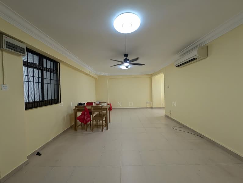512 Woodlands Drive 14, 512 Woodlands Drive 14, 2 Bedrooms, 800 sqft, HDB Flat For Rent, by Desmond Tan, 500131703 - Living Room - PropertyGuru.com.sg