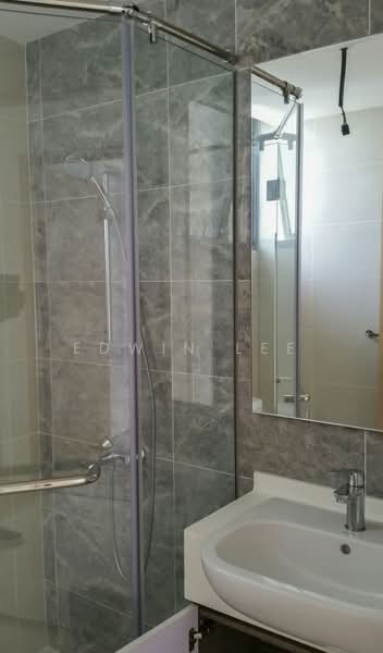 La Fiesta, Sengkang Square, 3 Bedrooms, 1,001 sqft, Condominium For Rent, by Edwin Lee, 500131717 - Bathroom - PropertyGuru.com.sg