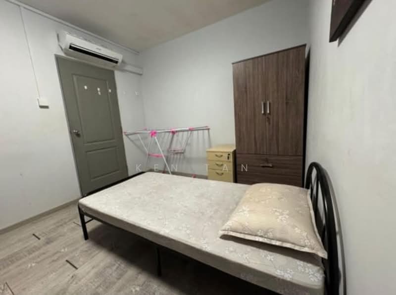 340 Bukit Batok Street 34, 340 Bukit Batok Street 34, Room Rental, 130 sqft, HDB Flat For Rent, by Ken Tan, 500131719 - Bedroom - PropertyGuru.com.sg