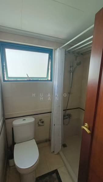 J C Draycott, 34 Draycott Drive, Room Rental, 150 sqft, Apartment For Rent, by Huang Han, 500131722 - Bathroom - PropertyGuru.com.sg