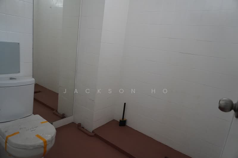 South Bridge Road, 198-198B South Bridge Road, 1,100 sqft, Shop / Shophouse For Rent, by Jackson Ho, 500131737 - Bathroom - CommercialGuru.com.sg