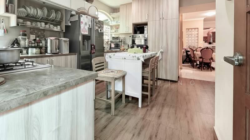 Eminence - Rare 2.5 storeys freehold Corner Terrace @ Kembangan D14, Jalan Senang, 6 Bedrooms, 4,500 sqft, Corner Terrace For Sale, by Yew Shien Ping, 500131743 - Kitchen - PropertyGuru.com.sg