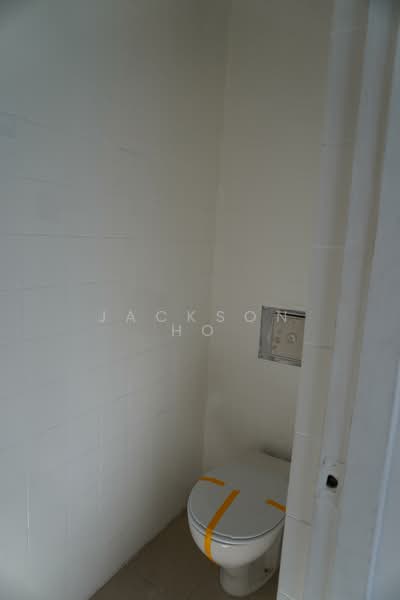 South Bridge Road, 198-198B South Bridge Road, 2,043 sqft, Shop / Shophouse For Rent, by Jackson Ho, 500131753 - Bathroom - CommercialGuru.com.sg