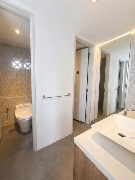 Duxton Hill, Duxton Hill | Duxton Road | Craig Road, Chinatown / Tanjong Pagar, 1,600 sqft, Office For Rent, by Barbara Lee, 500131755 - Bathroom - CommercialGuru.com.sg