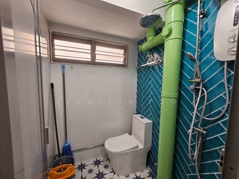 223 Ang Mo Kio Avenue 1, 223 Ang Mo Kio Avenue 1, 2 Bedrooms, 721 sqft, HDB Flat For Rent, by Jennifer Foo, 500131773 - Bathroom - PropertyGuru.com.sg