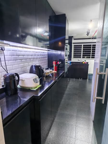 435 Yishun Avenue 6, 435 Yishun Avenue 6, 3 Bedrooms, 904 sqft, HDB Flat For Sale, by Dennis Lim, 500131774 - Kitchen - PropertyGuru.com.sg