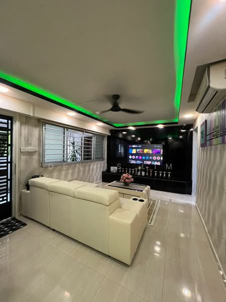 435 Yishun Avenue 6, 435 Yishun Avenue 6, 3 Bedrooms, 904 sqft, HDB Flat For Sale, by Dennis Lim, 500131774 - Living Room - PropertyGuru.com.sg