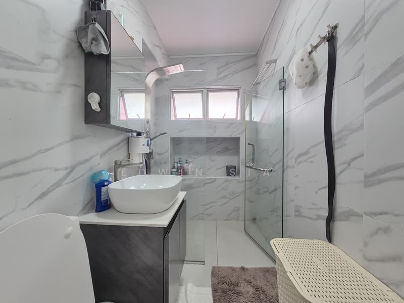 762 Pasir Ris Street 71, 762 Pasir Ris Street 71, 3 Bedrooms, 1,130 sqft, HDB Flat For Sale, by Edwin Sia, 500131776 - Bathroom - PropertyGuru.com.sg