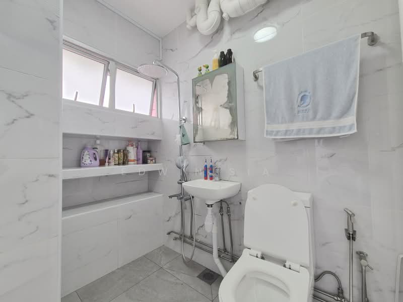 762 Pasir Ris Street 71, 762 Pasir Ris Street 71, 3 Bedrooms, 1,130 sqft, HDB Flat For Sale, by Edwin Sia, 500131776 - Bathroom - PropertyGuru.com.sg