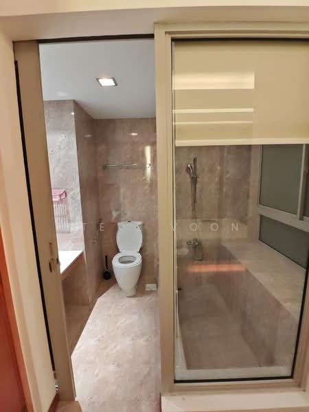 The Lakeshore, 31 Jurong West Street 41, Room Rental, 100 sqft, Condominium For Rent, by Steve Voon, 500131777 - Bathroom - PropertyGuru.com.sg