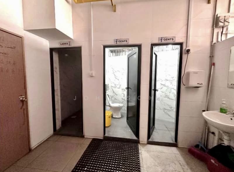 Freehold Coffeeshop @ Upper Paya Lebar Road, Upper Paya Lebar Road, 4,921 sqft, Food & Beverage For Sale, by John Soh, 500131782 - Bathroom - CommercialGuru.com.sg