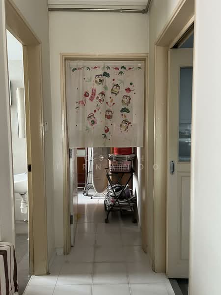 Mimosa Park, 43 Mimosa Road, 4 Bedrooms, 2,098 sqft, Condominium For Sale, by Joseph Fernando, 500131785 - passage to kitchen - PropertyGuru.com.sg