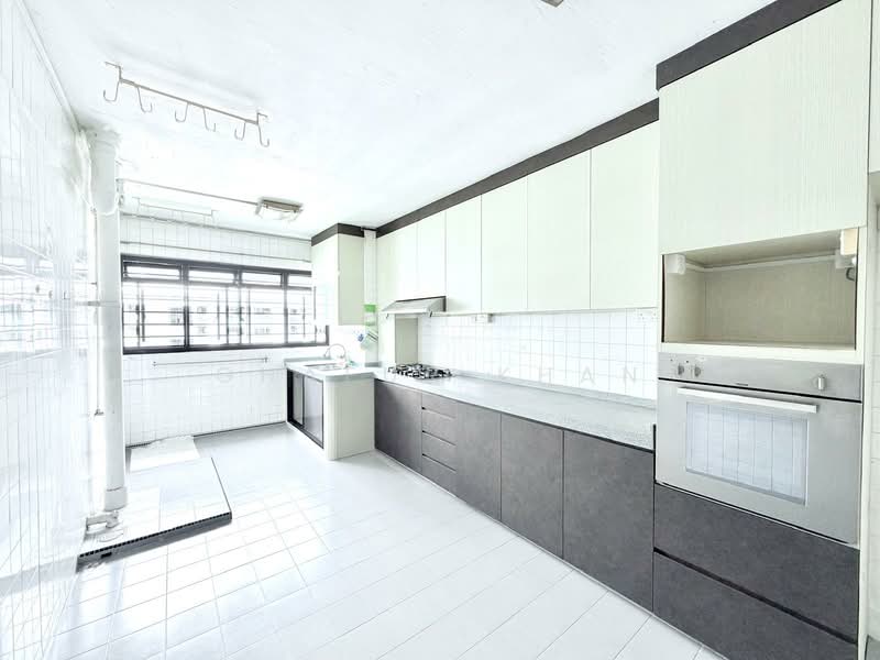 306 Clementi Avenue 4, 306 Clementi Avenue 4, 2 Bedrooms, 721 sqft, HDB Flat For Sale, by Ghafur Khan, 500131795 - Kitchen - PropertyGuru.com.sg