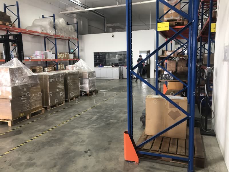 Bukit Batok Ground Floor 2200sqft B1 Industrial Space, Suit Car Accessories / Audio Light Manufacturing Call 96858829, 2,230 sqft, Light Industrial (B1) For Rent, by RONN, 500131809 - Interior - CommercialGuru.com.sg