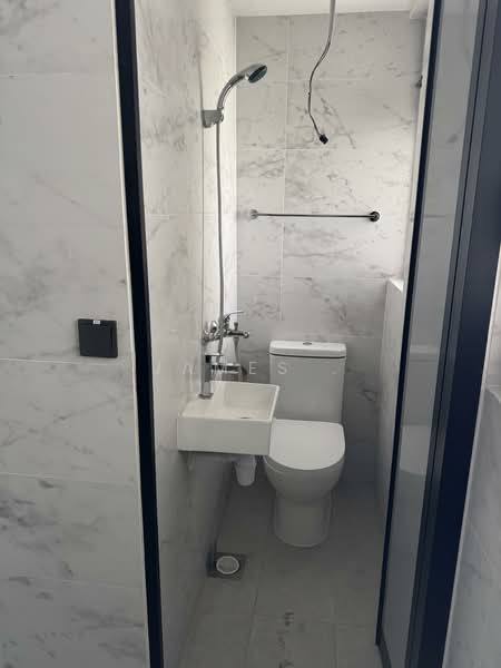 Sceneca Residence, Tanah Merah Kechil Link, 3 Bedrooms, 1,163 sqft, Condominium For Rent, by James ., 500131815 - Bathroom - PropertyGuru.com.sg