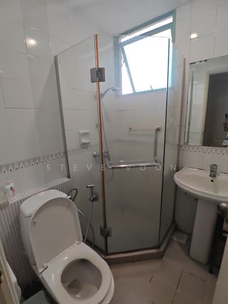 Tiara, 1 Kim Seng Walk, Room Rental, 100 sqft, Apartment For Rent, by Steve Voon, 500131816 - Bathroom - PropertyGuru.com.sg