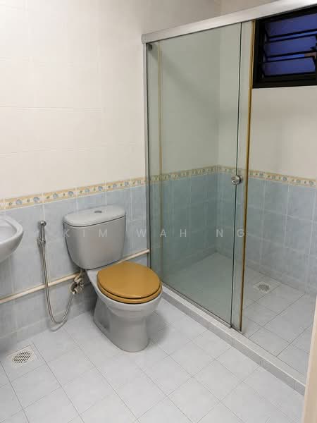 75C Redhill Road, 75C Redhill Road, 3 Bedrooms, 1,238 sqft, HDB Flat For Sale, by Kim Wah Ng, 500131821 - Bathroom - PropertyGuru.com.sg