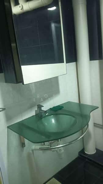 623 Bukit Batok Central, 623 Bukit Batok Central, 3 Bedrooms, 1,119 sqft, HDB Flat For Rent, by Rose Latha, 500131822 - Bathroom - PropertyGuru.com.sg
