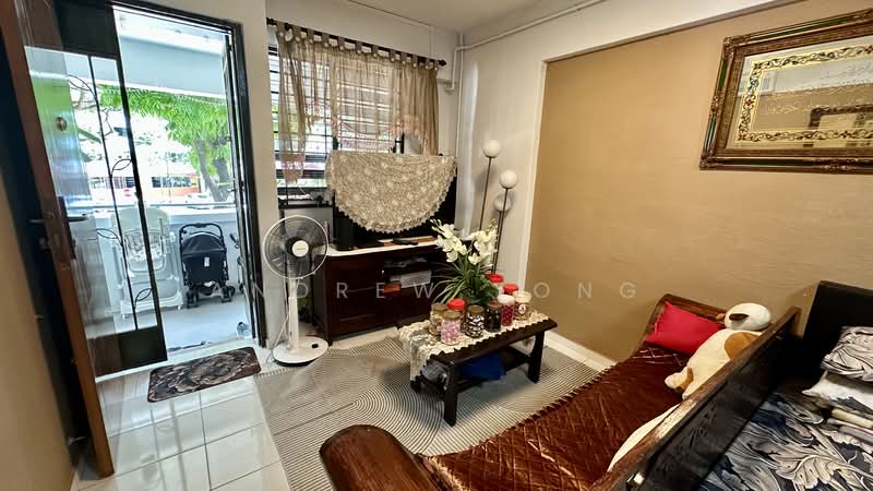 559 Ang Mo Kio Avenue 10, 559 Ang Mo Kio Avenue 10, 2 Bedrooms, 732 sqft, HDB Flat For Sale, by Andrew Yong, 500131825 - Living Room - PropertyGuru.com.sg