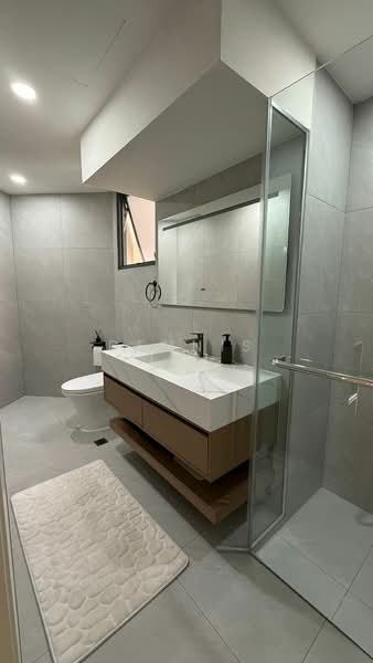 Carissa Park Condo, 2 Flora Drive, 3 Bedrooms, 1,238 sqft, Condominium For Sale, by Dennis Lim, 500131826 - Bathroom - PropertyGuru.com.sg