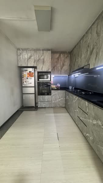 445 Choa Chu Kang Avenue 4, 445 Choa Chu Kang Avenue 4, 3 Bedrooms, 1,076 sqft, HDB Flat For Sale, by Em Akiak, 500131838 - Kitchen - PropertyGuru.com.sg