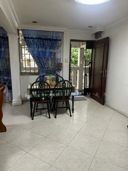 302 Woodlands Street 31, 302 Woodlands Street 31, 3 Bedrooms, 1,022 sqft, HDB Flat For Sale, by Asyraf Azman, 500131839 - Dining Room - PropertyGuru.com.sg