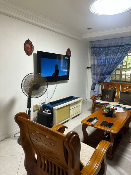 302 Woodlands Street 31, 302 Woodlands Street 31, 3 Bedrooms, 1,022 sqft, HDB Flat For Sale, by Asyraf Azman, 500131839 - Living Room - PropertyGuru.com.sg