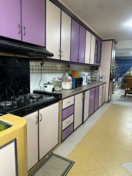 302 Woodlands Street 31, 302 Woodlands Street 31, 3 Bedrooms, 1,022 sqft, HDB Flat For Sale, by Asyraf Azman, 500131839 - Kitchen - PropertyGuru.com.sg