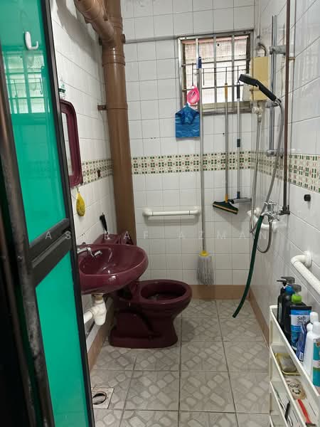 302 Woodlands Street 31, 302 Woodlands Street 31, 3 Bedrooms, 1,022 sqft, HDB Flat For Sale, by Asyraf Azman, 500131839 - Bathroom - PropertyGuru.com.sg
