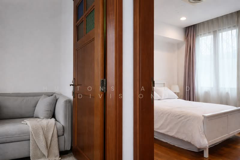 5667SQFT/ LH999 Detached w Pool @ Attractive Price/ 1Km Henry Park Pri, Holland, Grove, Moonbeam, Mt Sinai, 6 Bedrooms, 6,000 sqft, Detached House For Sale, by WIL NG B Y, 500131844 - Living Room - PropertyGuru.com.sg