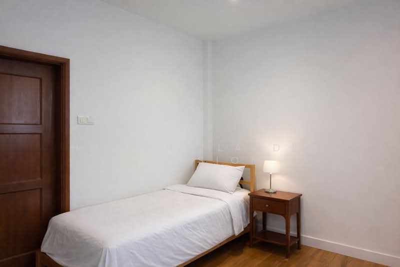 5667SQFT/ LH999 Detached w Pool @ Attractive Price/ 1Km Henry Park Pri, Holland, Grove, Moonbeam, Mt Sinai, 6 Bedrooms, 6,000 sqft, Detached House For Sale, by WIL NG B Y, 500131844 - Bedroom - PropertyGuru.com.sg