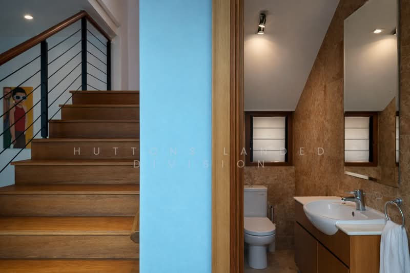 5667SQFT/ LH999 Detached w Pool @ Attractive Price/ 1Km Henry Park Pri, Holland, Grove, Moonbeam, Mt Sinai, 6 Bedrooms, 6,000 sqft, Detached House For Sale, by WIL NG B Y, 500131844 - Bathroom - PropertyGuru.com.sg