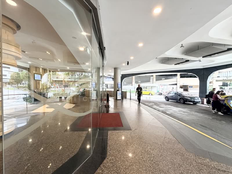 Furama City Centre, 60 Eu Tong Sen Street, 200 sqft, Mall Shop For Sale, by Ice Tham, 500131846 - Entrance - CommercialGuru.com.sg
