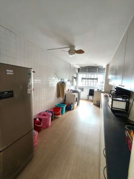 417 Bukit Batok West Avenue 4, 417 Bukit Batok West Avenue 4, 3 Bedrooms, 1,109 sqft, HDB Flat For Sale, by Ryan Low, 500131849 - Kitchen - PropertyGuru.com.sg