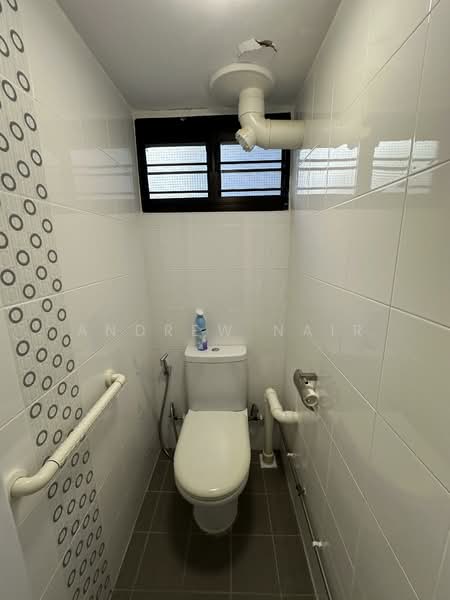 75 Bedok North Road, 75 Bedok North Road, 2 Bedrooms, 635 sqft, HDB Flat For Sale, by Andrew Nair, 500131855 - Bathroom - PropertyGuru.com.sg