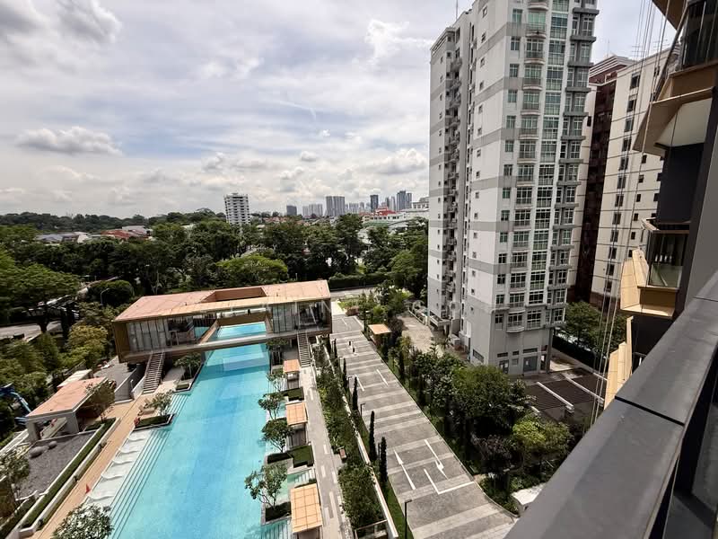 Perfect Ten, 323 Bukit Timah Road, 3 Bedrooms, 1,281 sqft, Condominium For Rent, by Elaine Goh, 500131870 - Greenery and Pool View - PropertyGuru.com.sg