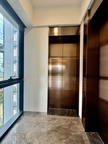 Perfect Ten, 323 Bukit Timah Road, 3 Bedrooms, 1,281 sqft, Condominium For Rent, by Elaine Goh, 500131870 - Private Lift Lobby - PropertyGuru.com.sg
