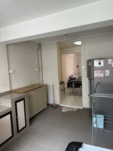 133 Jalan Bukit Merah, 133 Jalan Bukit Merah, 2 Bedrooms, 635 sqft, HDB Flat For Sale, by Kelvin Chuang, 500131920 - Kitchen - PropertyGuru.com.sg