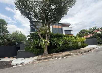 For Sale - As Good As New! Bungalow at GCB ZONE - Kingsmead Rd
