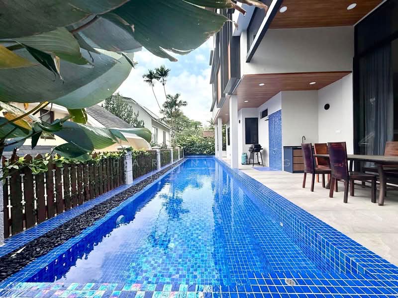 Prestigious GCB zone! Move in now onto this Stunning Bungalow at Kingsmead Rd, Kingsmead Rd / Victoria Park Road / Coronation Road, 7 Bedrooms, 9,800 sqft, Bungalow House For Sale, by Sharon Heng (王蔚惠), 500131921 - Pool - PropertyGuru.com.sg