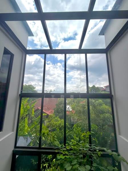 As Good As New! Bungalow at GCB ZONE - Kingsmead Rd, Kingsmead Rd / Victoria Park Road / Coronation Road, 7 Bedrooms, 9,800 sqft, Bungalow House For Sale, by Sharon Heng (王蔚惠), 500131921 - View - PropertyGuru.com.sg