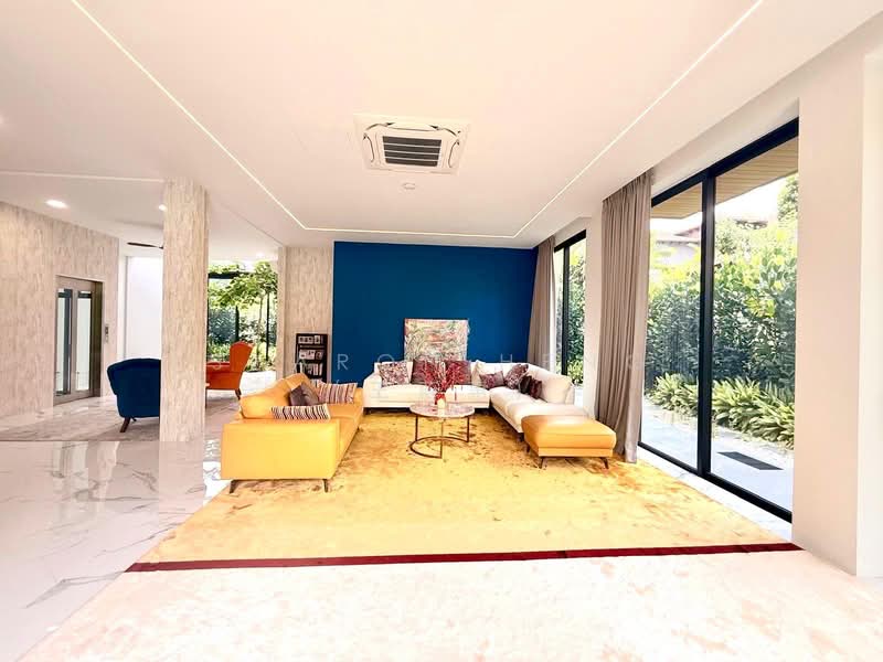 As Good As New! Bungalow at GCB ZONE - Kingsmead Rd, Kingsmead Rd / Victoria Park Road / Coronation Road, 7 Bedrooms, 9,800 sqft, Bungalow House For Sale, by Sharon Heng (王蔚惠), 500131921 - Living Room - PropertyGuru.com.sg