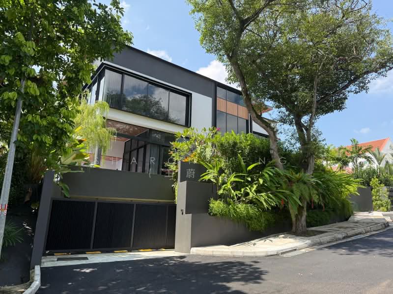Prestigious GCB zone! Move in now onto this Stunning Bungalow at Kingsmead Rd, Kingsmead Rd / Victoria Park Road / Coronation Road, 7 Bedrooms, 9,800 sqft, Bungalow House For Sale, by Sharon Heng (王蔚惠), 500131921 - Exterior - PropertyGuru.com.sg