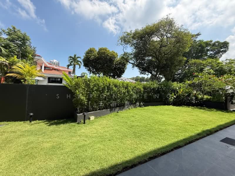 Prestigious GCB zone! Move in now onto this Stunning Bungalow at Kingsmead Rd, Kingsmead Rd / Victoria Park Road / Coronation Road, 7 Bedrooms, 9,800 sqft, Bungalow House For Sale, by Sharon Heng (王蔚惠), 500131921 - Exterior - PropertyGuru.com.sg