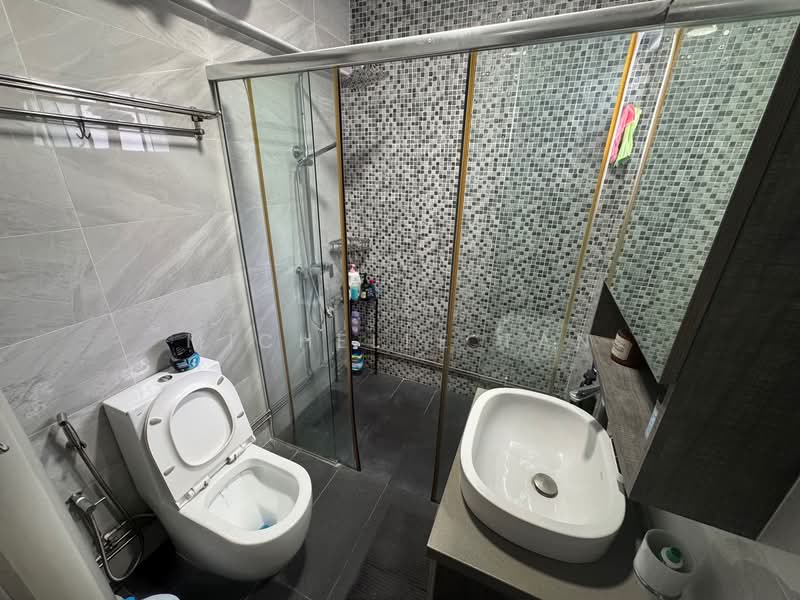 283 Tampines Street 22, 283 Tampines Street 22, 3 Bedrooms, 1,110 sqft, HDB Flat For Sale, by Michelle Tan, 500131926 - Bathroom - PropertyGuru.com.sg