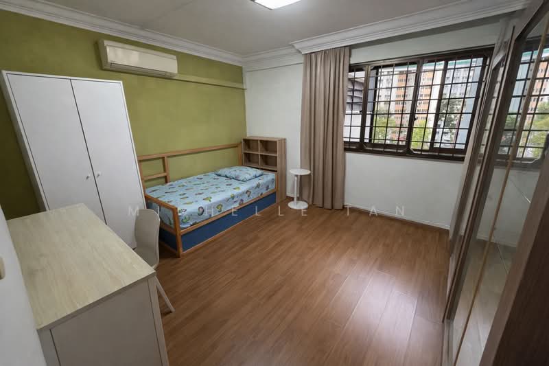 527 Hougang Avenue 6, 527 Hougang Avenue 6, 3 Bedrooms, 1,110 sqft, HDB Flat For Sale, by Michelle Tan, 500131943 - Bedroom - PropertyGuru.com.sg